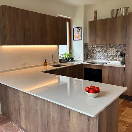 Stunning 4 Bedroom Near Barga Villa