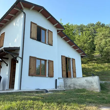 Stunning 4 Bedroom Near Barga Villa *