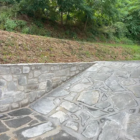 Stunning 4 Bedroom Near Barga Villa *